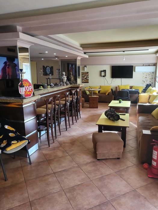 Давам под наем парти зала