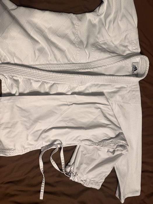 Продам белое кимоно