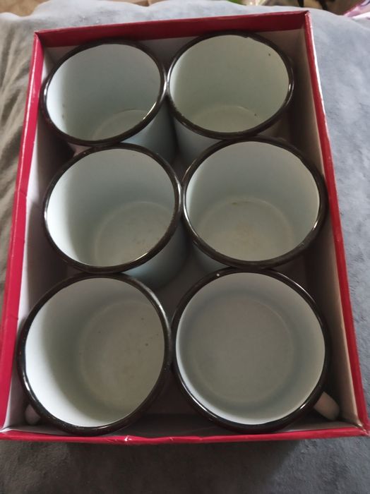 Продам эмалированную кружку