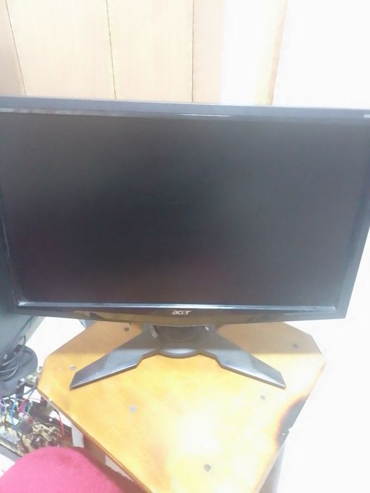 Монитор продам в хорошие руки