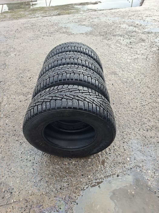 Продам зимние Шины б/у 265/65/17.