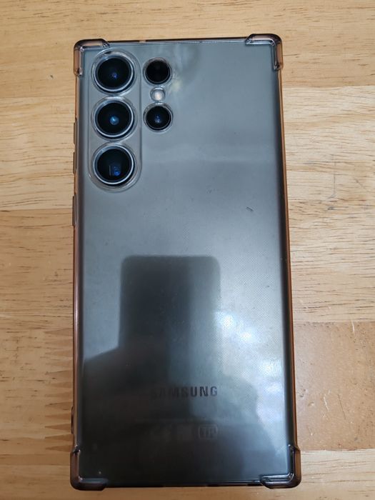 Samsung S23 ultra 12/512 gb.