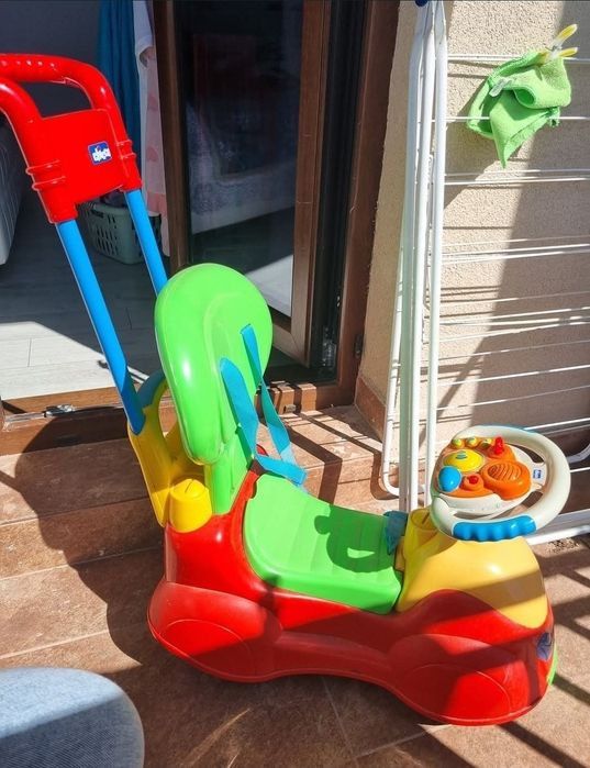 Masina premergător cu sunete Chicco