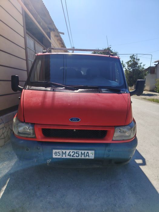 Ford avto mashinasi sotiladi