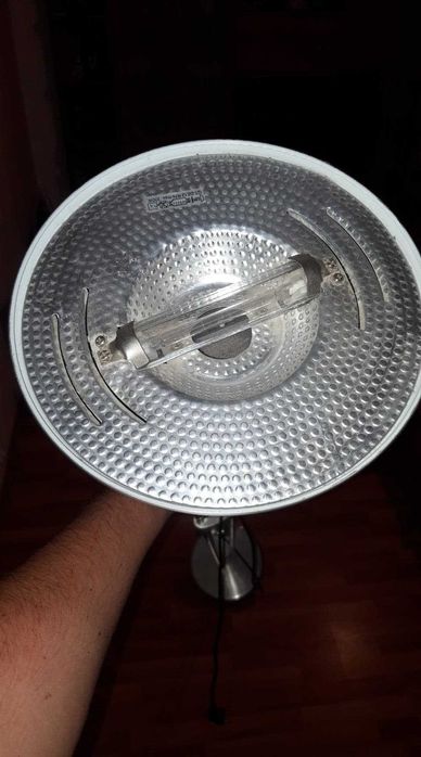 Lampa de podea cu iluminare LED