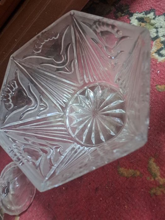 Xrustall va paxta gul idishlar