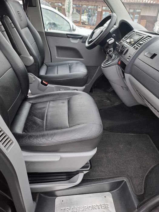 VW Transporter T5 F60-Edition Autoutilitara 5 locuri 6 usi 2008 2.5TDi 180 CP E4 CutieAut AC Piele, recent adus