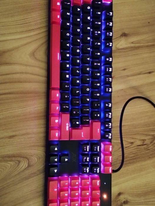 Tastatura mecanică adx
