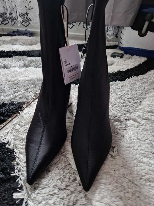 Stradivarius ботуши