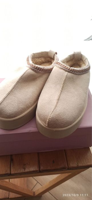 Женские тапочки