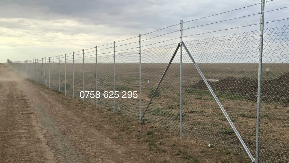 Panou gard bordurat zincat + vopsit / plasa pentru gard.  Stalp gard