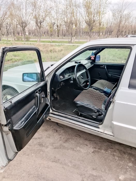 Продаю Мерседес 190е