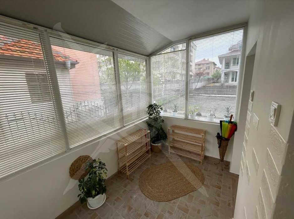 Къща - кв. Сарафово