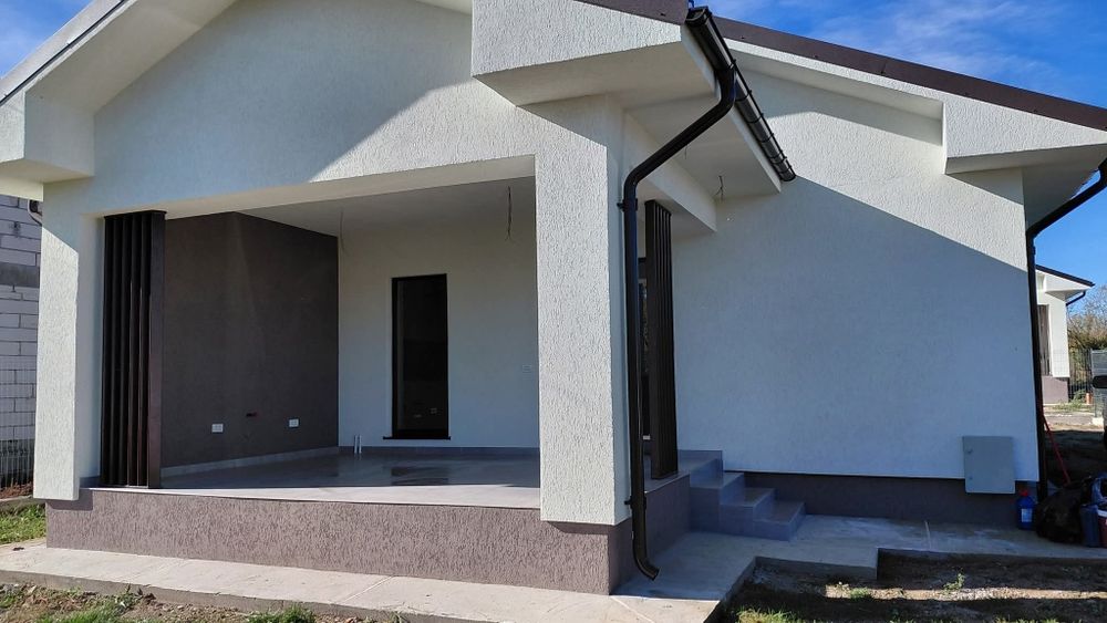 Casa la cheie la strada principala