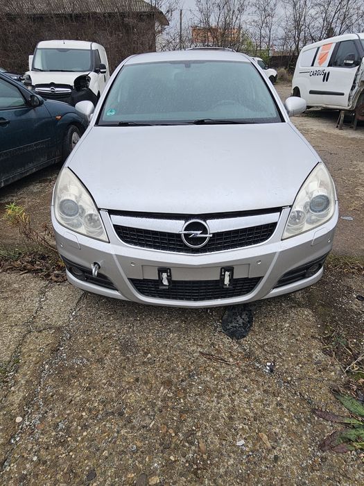 Dezmembrez Opel vectra 2.2 benzina