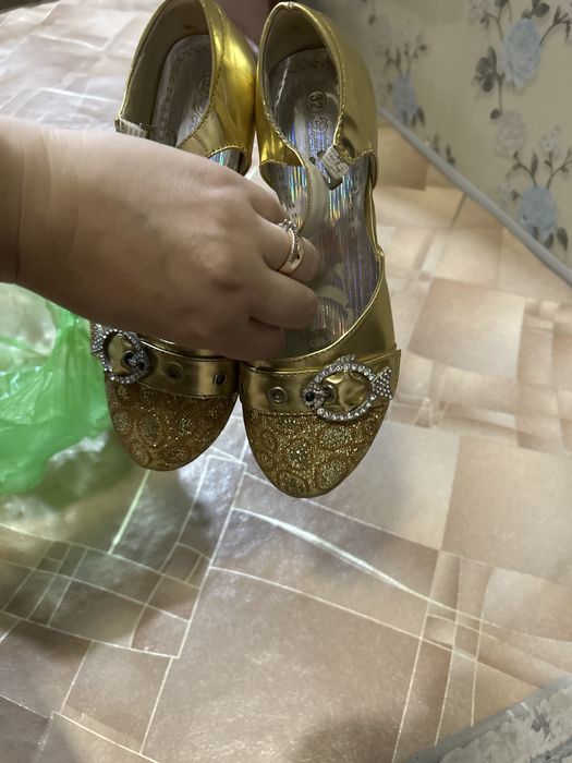 Туфли золотые танцевальные