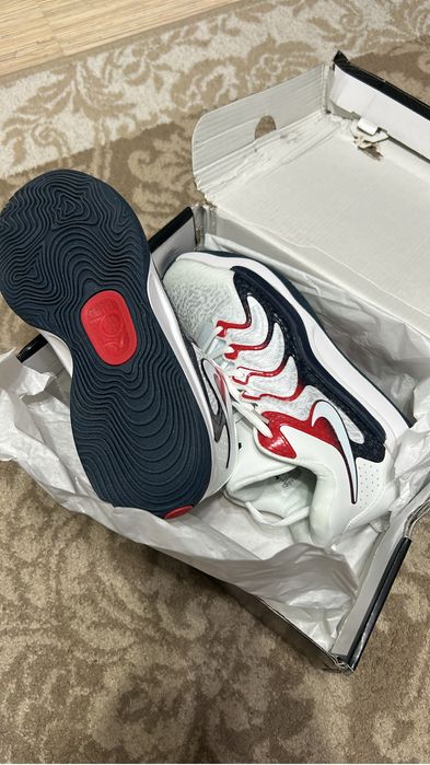 Мужские кроссовки