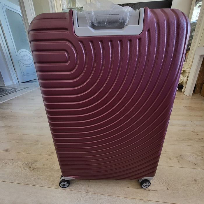 Чемодан. Большой чемодан