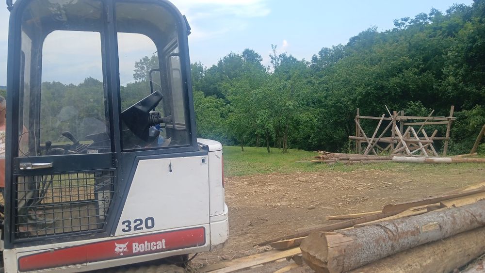 închiriez miniexcavator și autobasculanta in ori ce zonă in Prahova