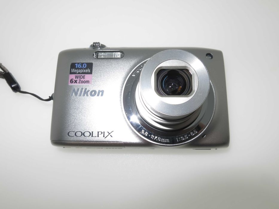 Nikon Coolpix S2700 компактен цифров фотоапарат камера отличен НОВ