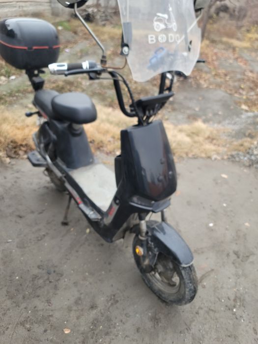 Elektro skuter holati yahshi minib yuribman 30 km dan kup yuryapti