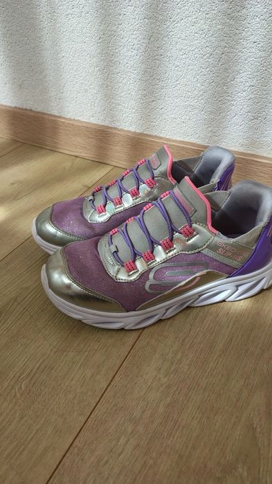 Adidași fete nr 34-35