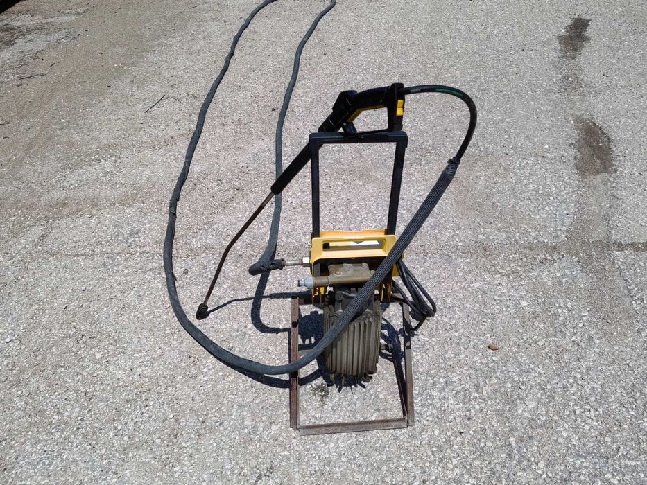 Водоструйка karcher 130 бара 220 волта