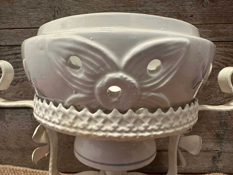 Порцеланов аплик за стена