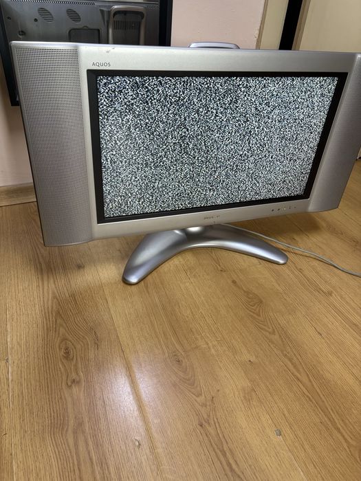 Телевизор SHARP 22инча