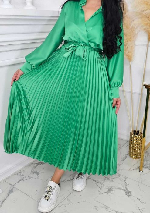 Нова зелена рокля М размер