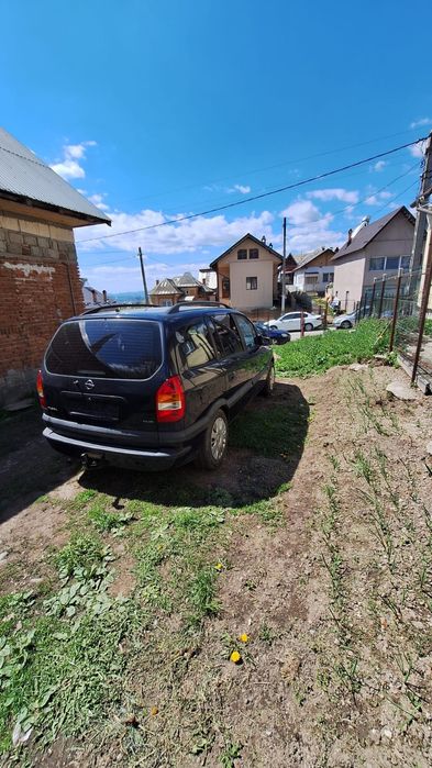 Vând Opel Zafira