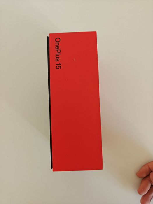 OnePlus 15 фиолетовый цвет