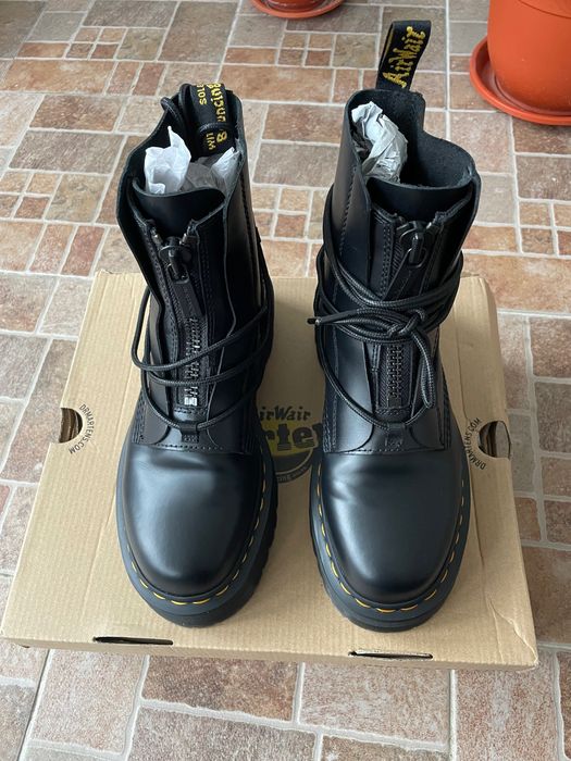 Incaltaminte dr Martens