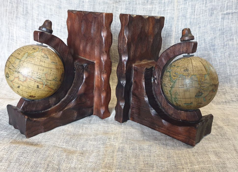 Ефектни стопери за книги