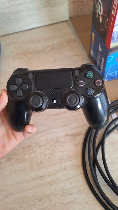 Playstation 4 slim 1TB