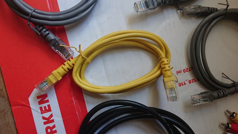 Лот аудио видео, LAN интернет, захранващ кабели.