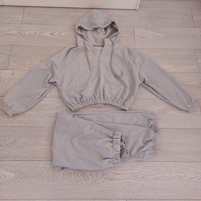 Костюм новый, 44-46 размер