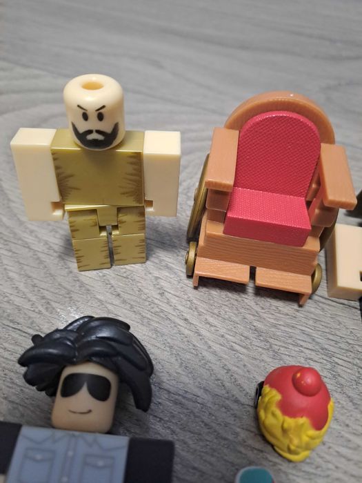 Figurine Roblox cu accesorii