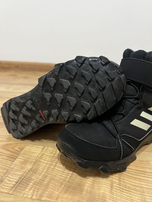 Ботинки adidas Terrex Snow