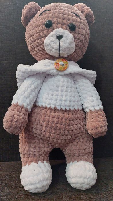 Плюшено мече и снежен човек