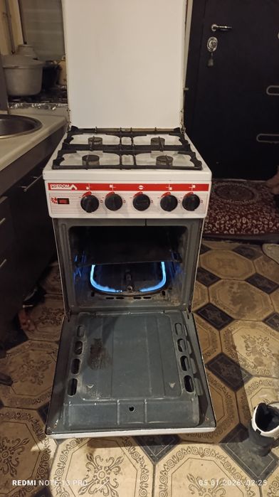 Газ плита 4кампоричний Предом Полиский размер 50на50 работает отличный