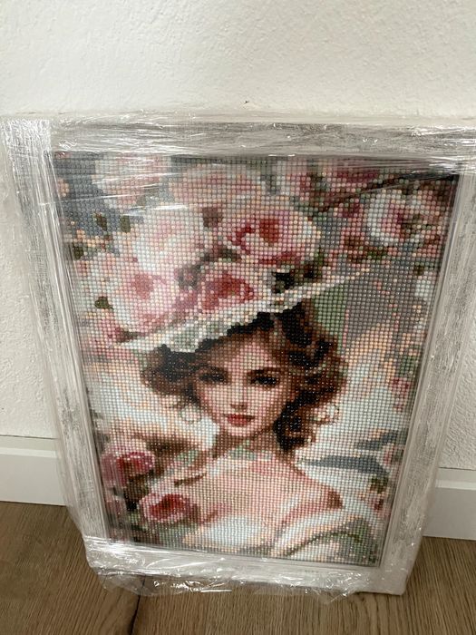 Диамантен гоблен в рамка, 27 х 37 см, жена с цветя