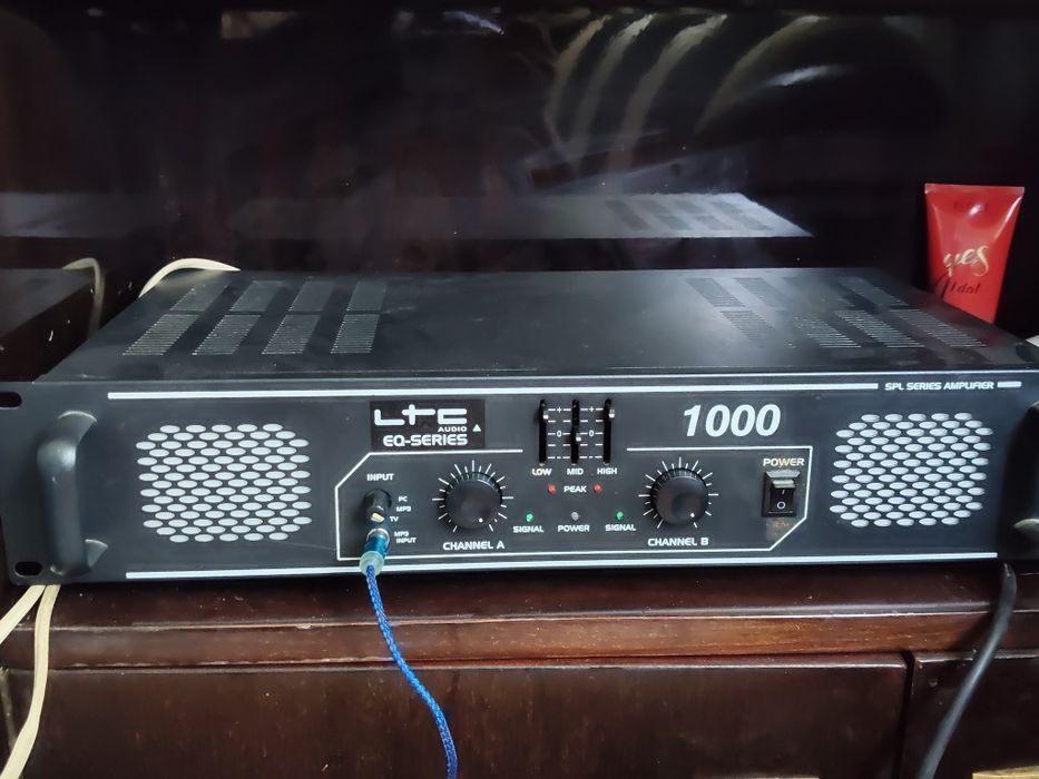 Vând statie de 1000 și 2 boxe ibiza
