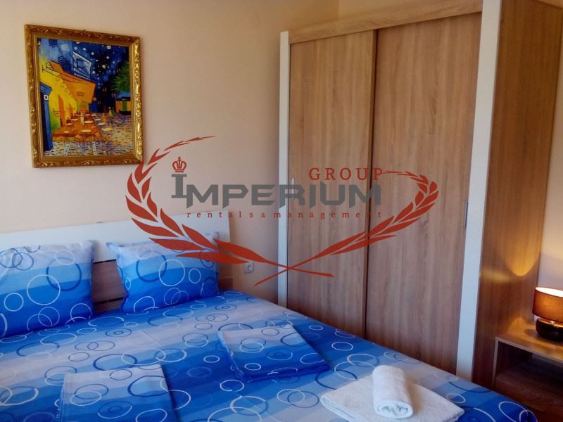 Двустаен обзаведен апартамент под наем в централната част на град Вар