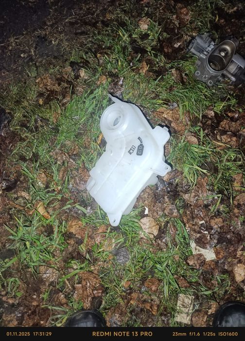 Пластик на двигатель ауди 2.6 или 2.8.