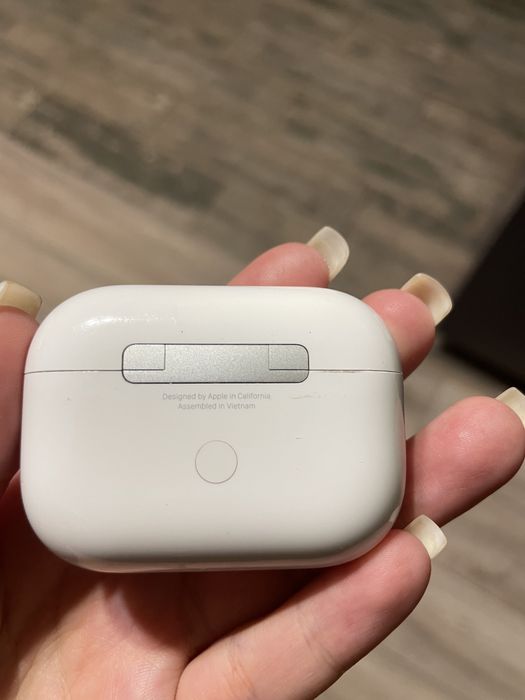 Airpods pro кейс оригинал