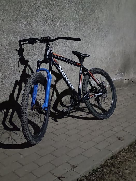 bicicleta hardtail pregatita de downhill