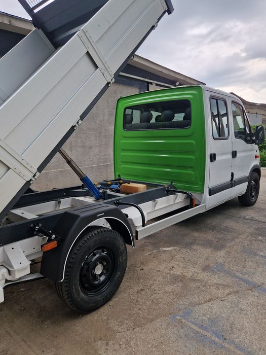 Autobasculanta Renault Master 7 Locuri