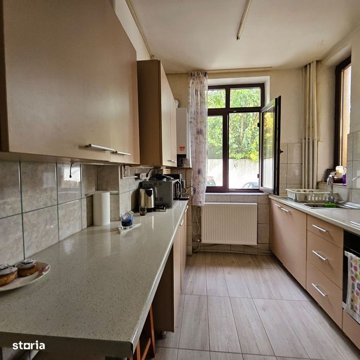 Parter 5camere in vila interbelica/curte/rezidential/comercial/renovat