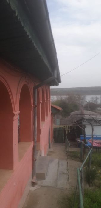 Ocazie! Urgent Casă bătrânească de vânzare pe malul Dunării – Ostrov, Constanța
